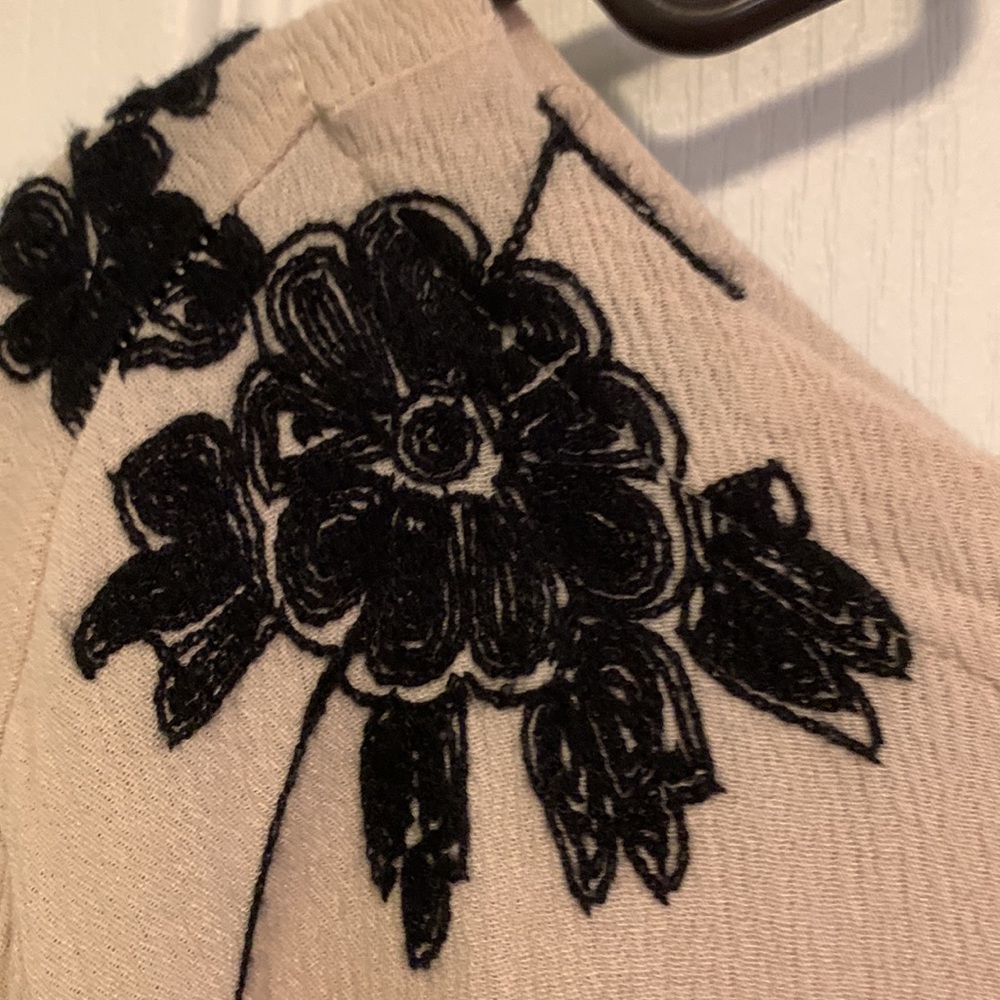 Embroidered tunic - Picture 5 of 5